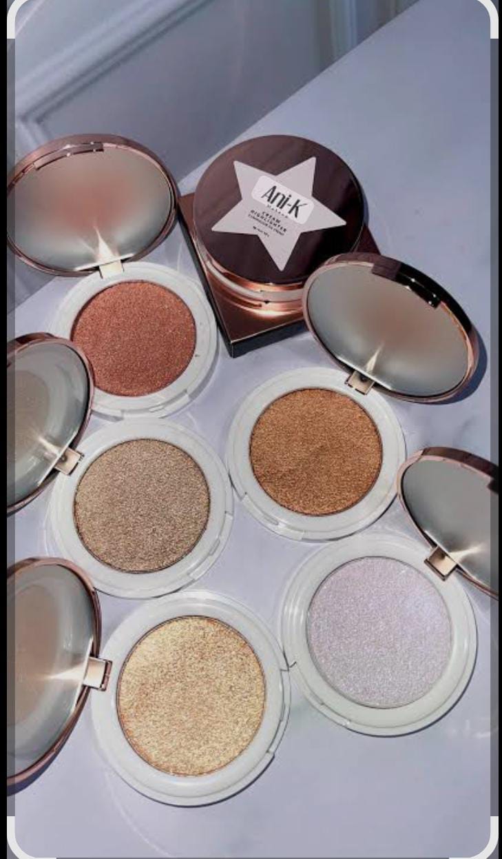 ILUMINADOR EN CREMA ANIK